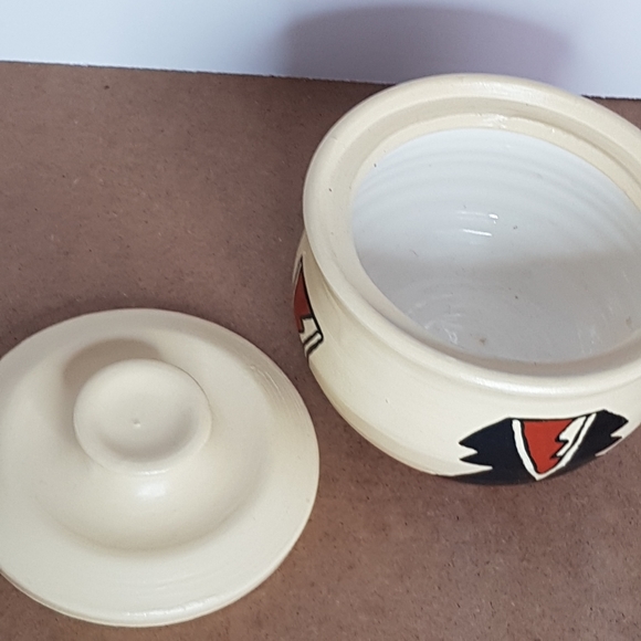 Hand Painted Pottery Bowl with Lid - Picture 5 of 7